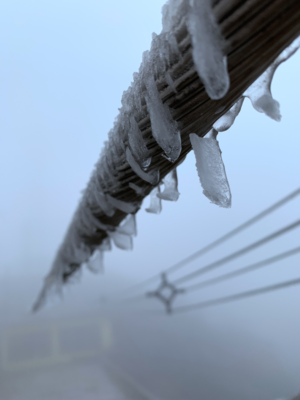 导线覆冰-湖南雪峰山能源装备安全国家野外科学观测研究站